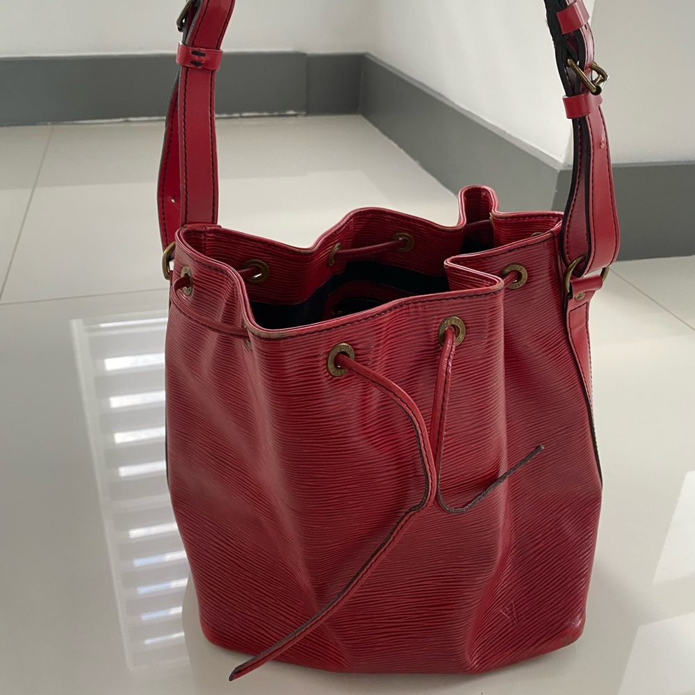 vintage Louis Vuitton Epi Noe